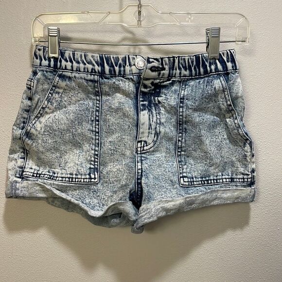𝅺wild Fable woman’s acid wash jean shorts - Picture 1 of 12
